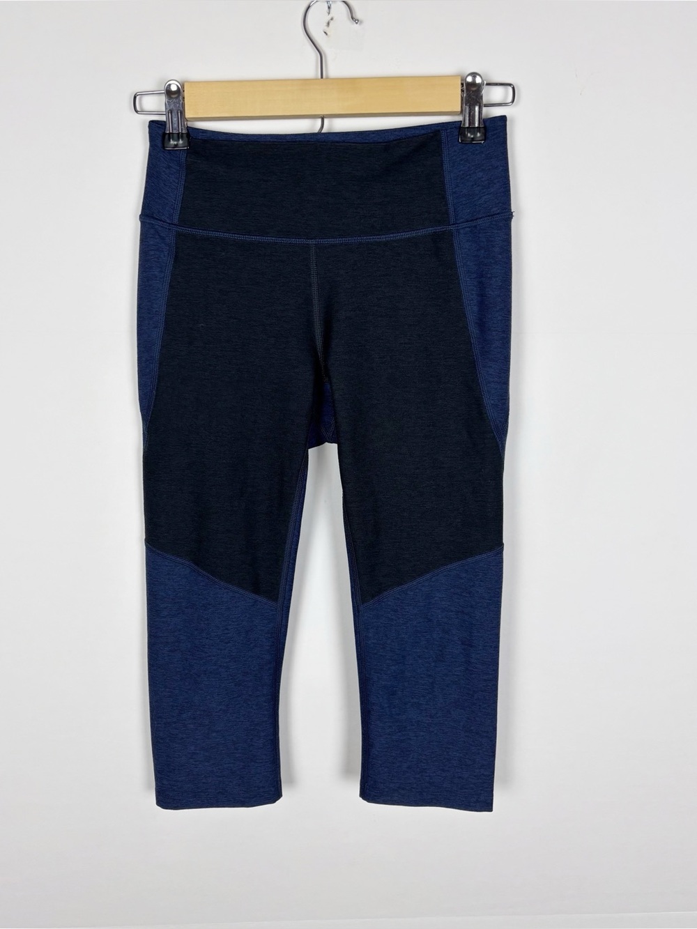 Outdoor Voices Two-Tone Colorblock Crop 
Leggings Charcoal Blue Size XS